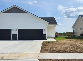 2720 Yordi Dr, Norwalk, IA 50211
