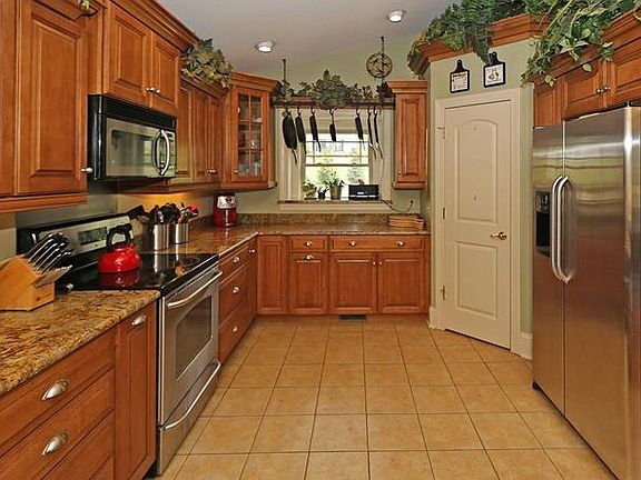4th image of 81 Dazzling Brook Ln