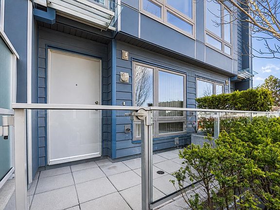 3rd image of 4888 Eldorado Mews