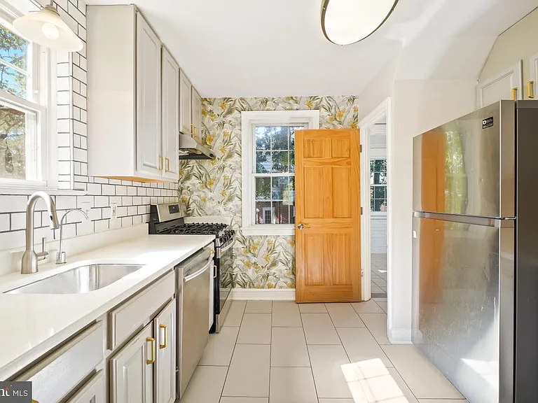 2806 Ivydale St — Photo 12