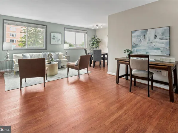 2016 N Adams St APT 701, Arlington, VA 22201