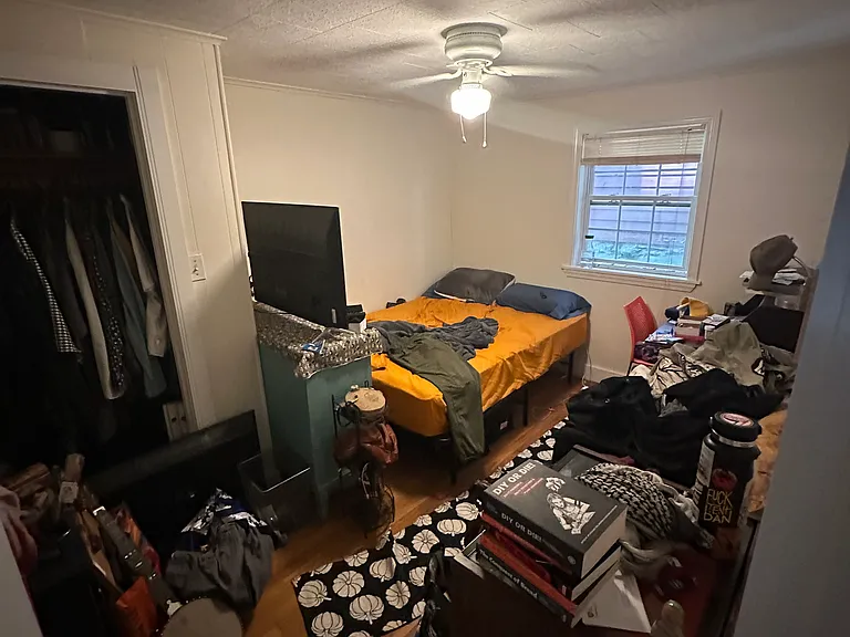 76 College Ave #R — Photo 4