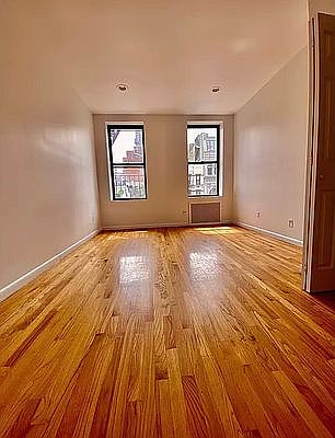 4th image of 1498 3rd Ave APT 6