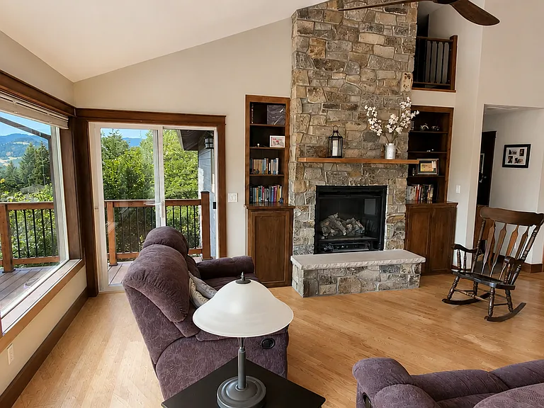 175 Palos Verdes — Photo 2
