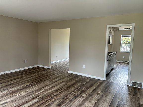4th image of 19 Mimosa Dr