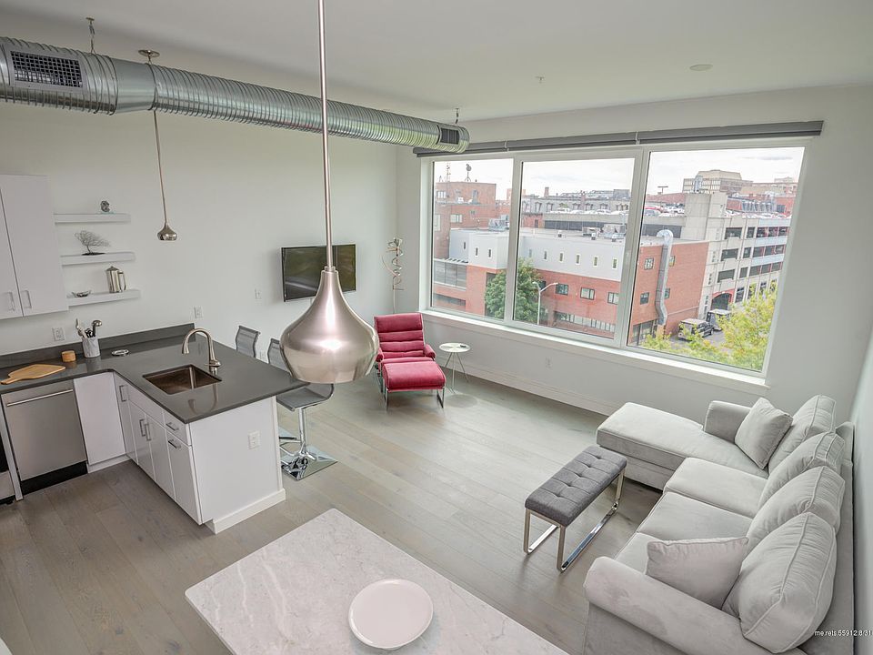 1st image of 167 Newbury St APT 402