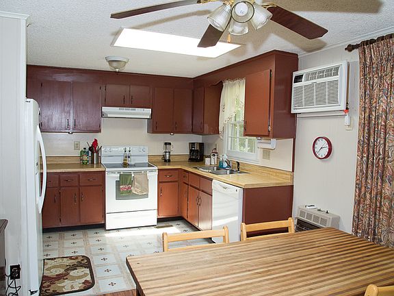 2nd image of 214 Evergreen Dr