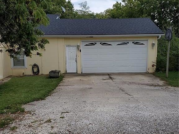 2nd image of 207 S 1st St
