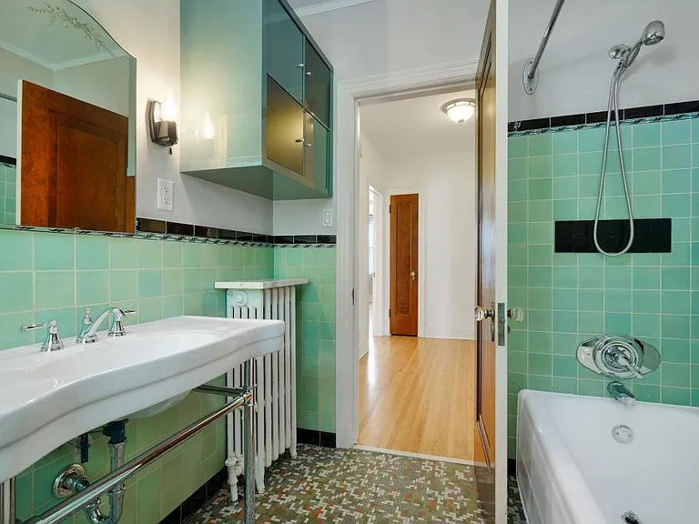 Bathroom cabinets