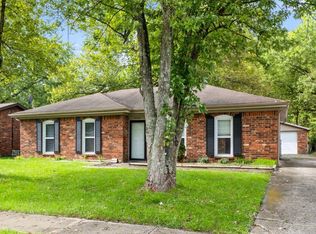 8216 Afterglow Dr, Louisville, KY 40214
