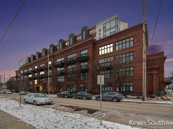 600 Broadway Ave NW APT 125, Grand Rapids, MI 49504