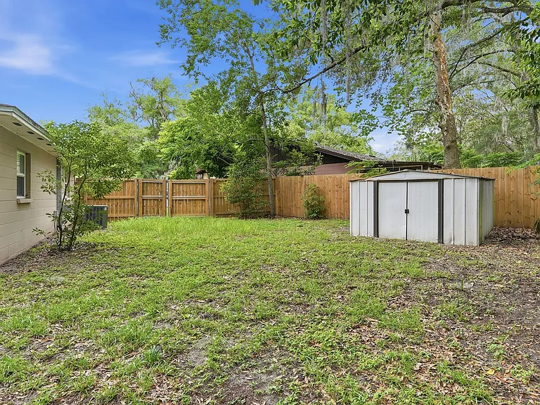 3309 NW 18th St — Photo 25