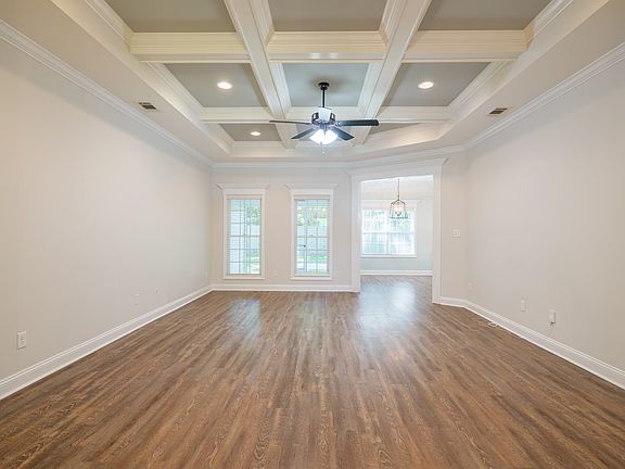 5th image of 4119 Glen Laurel Dr E