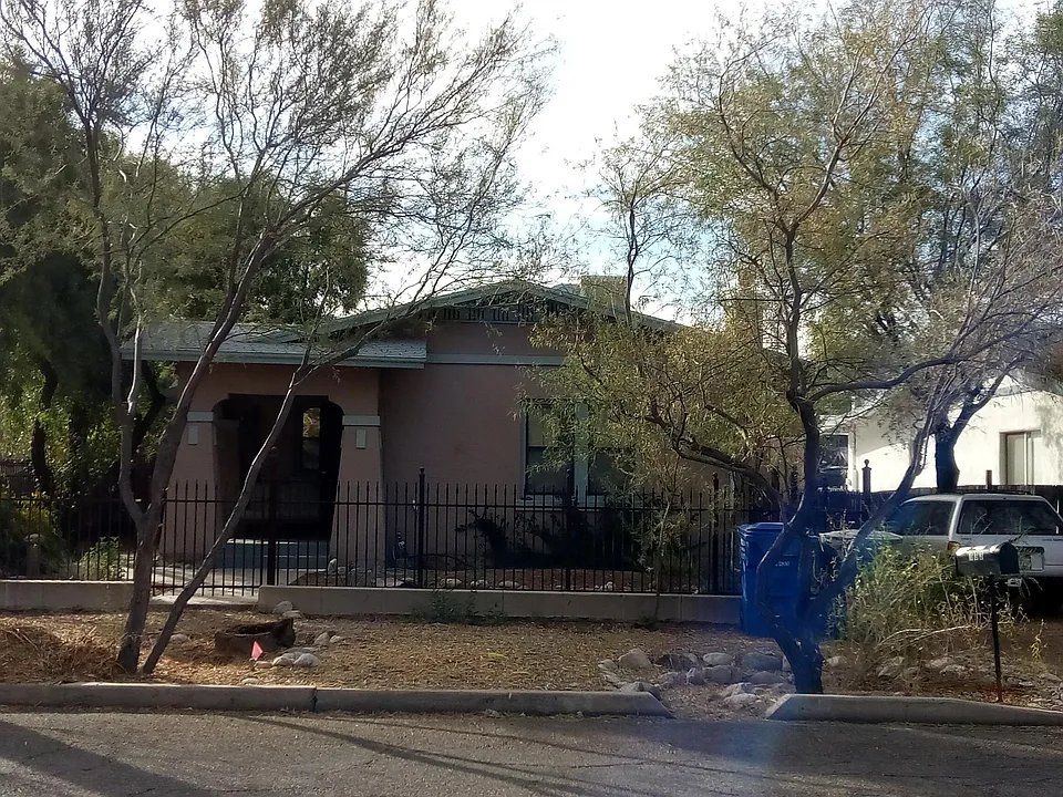 133 W 2nd St