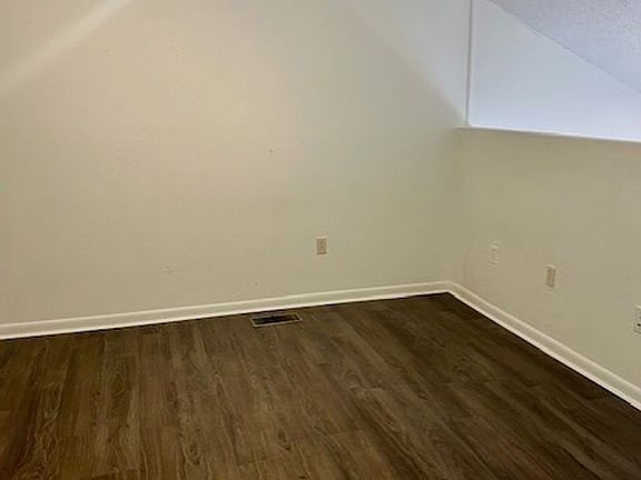 5th image of 125 N Jefferson Ave APT 8