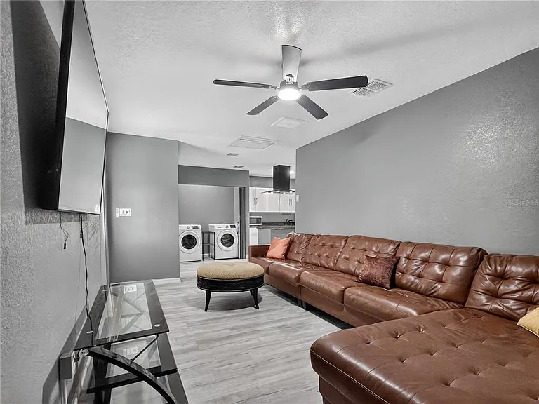 465 Rio Grande Ln — Photo 6