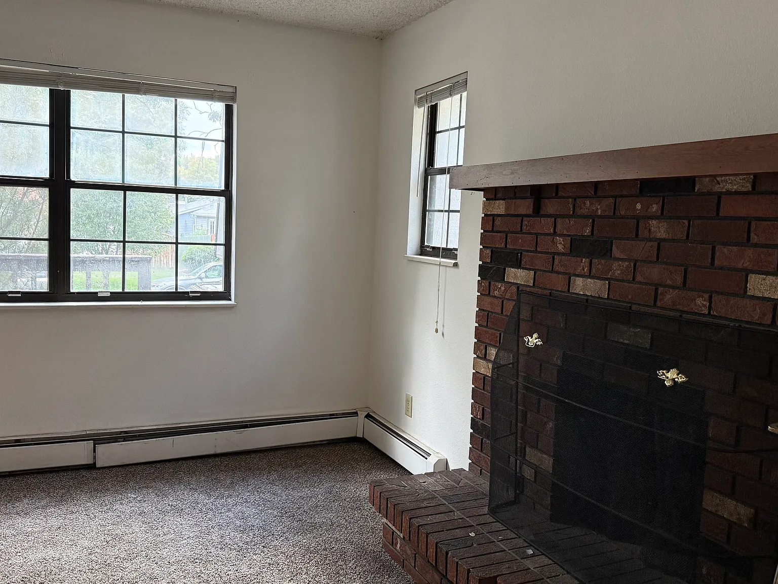 3 bed, 1090 sqft, $2,000 — Photo 3