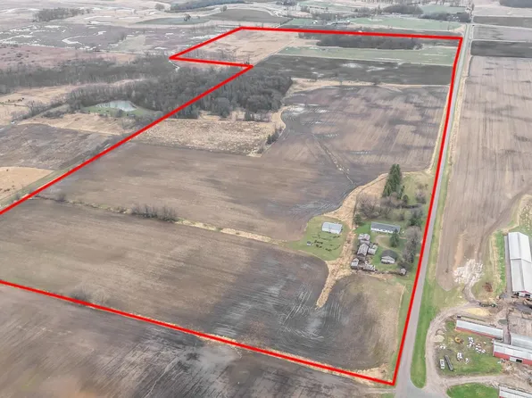 9266 Town Line Rd, Larsen, WI 54947