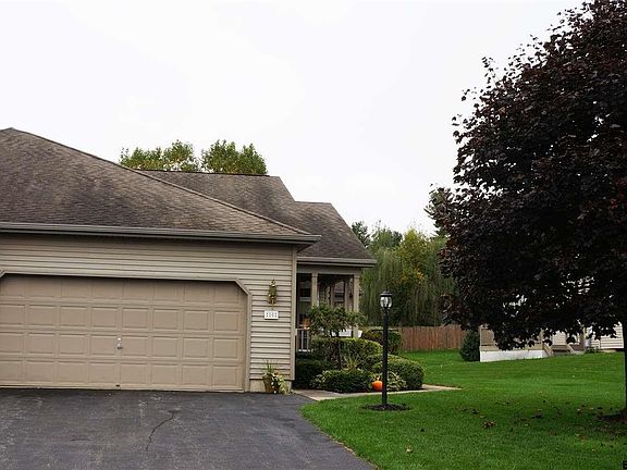 2nd image of 10 Secretariat Ln
