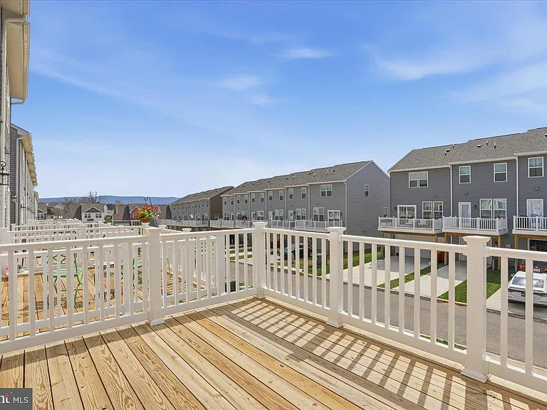 186 Coolidge Ave — Photo 31