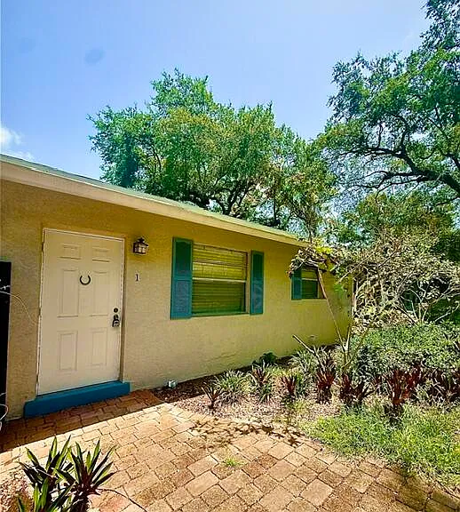 712 SW 14th Ave #1 — Photo 1