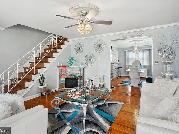 2nd image of 2204 Longshore Ave