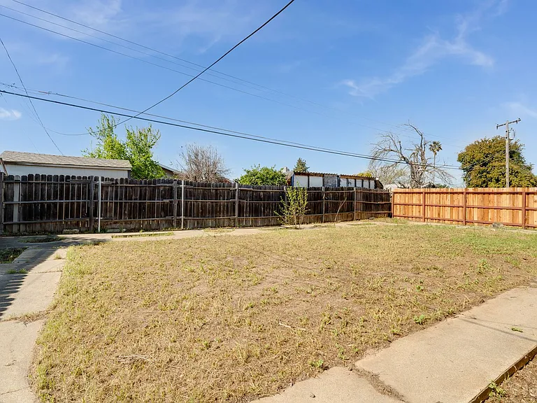 7726 Laurie Way — Photo 30