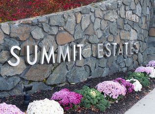 1004 Paradise Rd APT PHJ, Swampscott, MA 01907