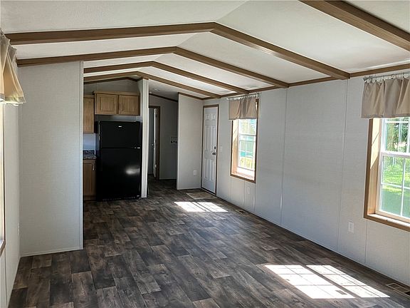 3rd image of 2037 Hemstreet Rd