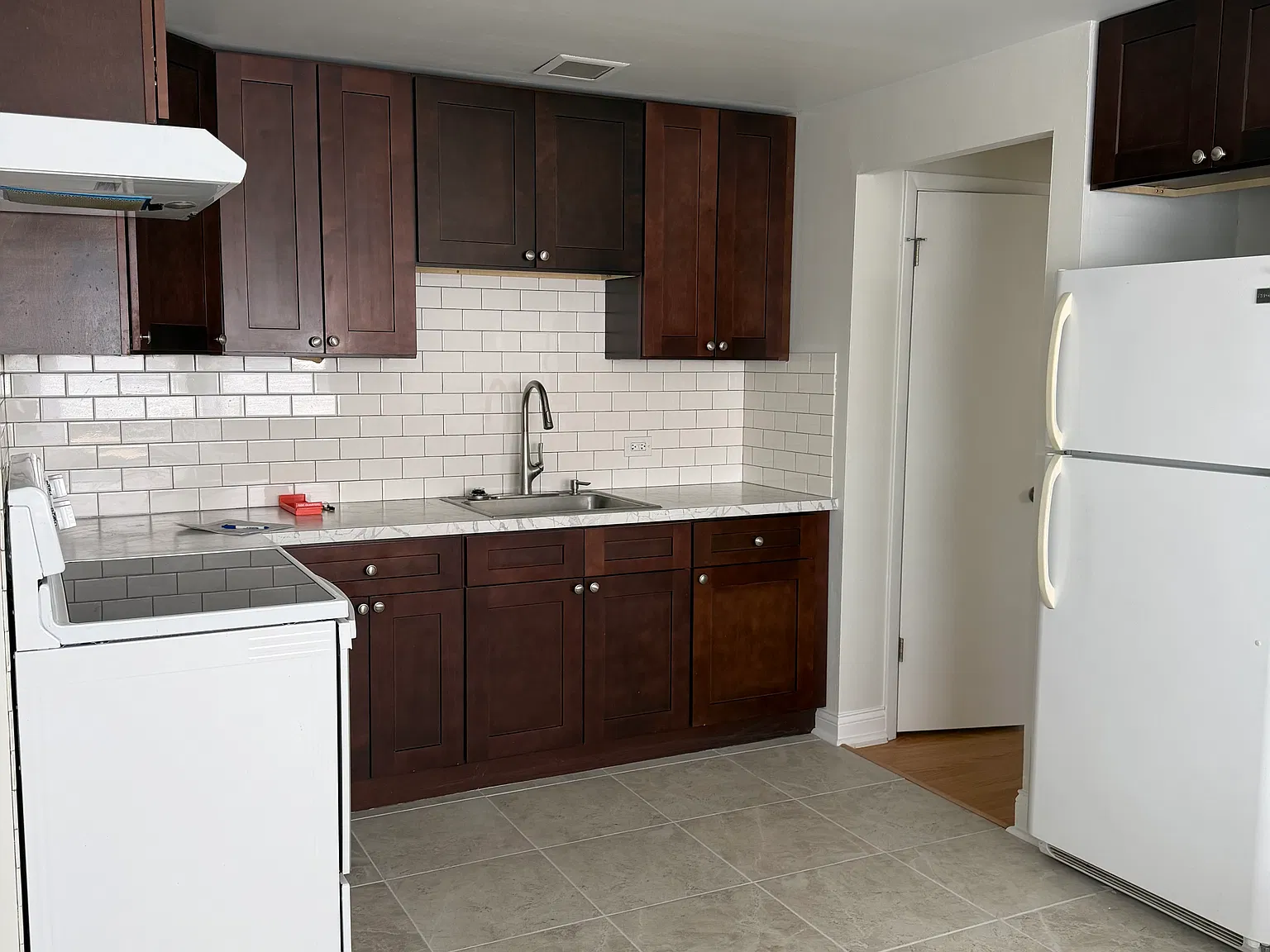 1 bed, 700 sqft, $1,300 — Photo 2