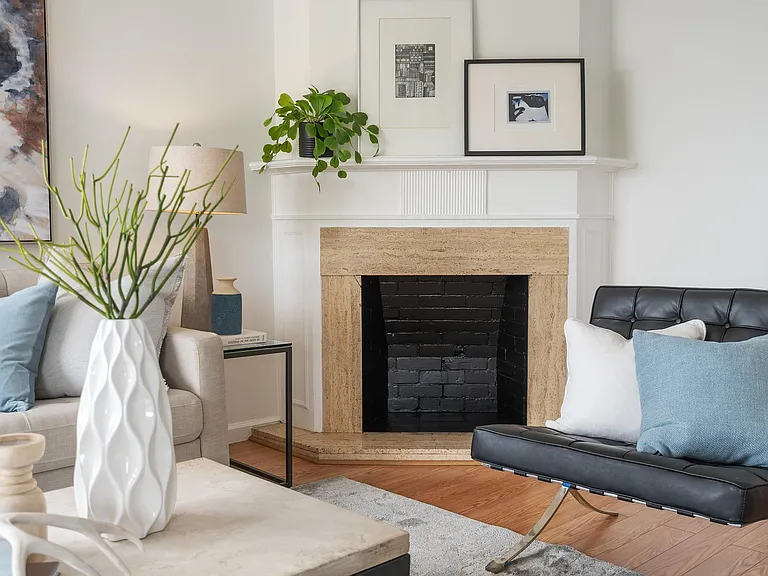 196 Jules Ave — Photo 15