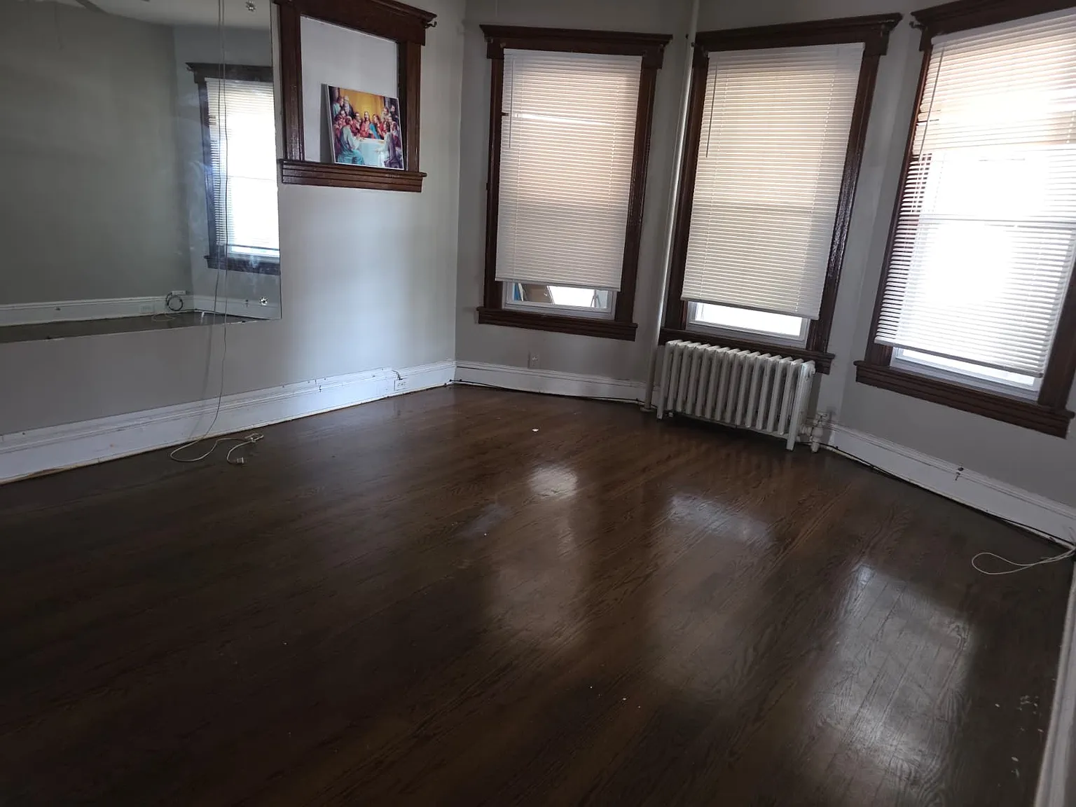 6 bed, 2250 sqft, $3,945 — Photo 3