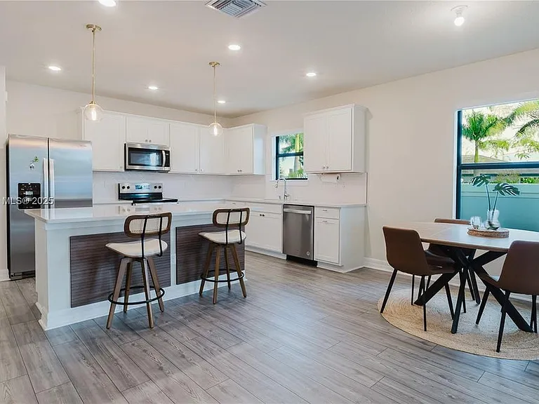 3001 Hibiscus Ave #HOUSE — Photo 2