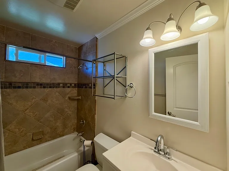 3457 Hoover St — Photo 5