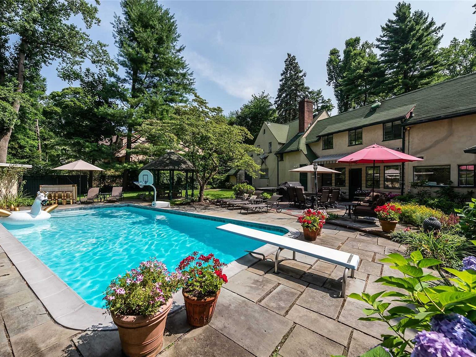 10 Tanglewood Lane, Sea Cliff, NY 11579 Zillow