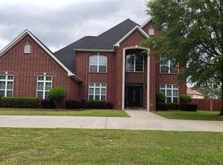 204 Country Club Dr, Mt Pleasant, TX 75455