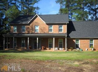 140 Willow Lake Ln, Sharpsburg, GA 30277