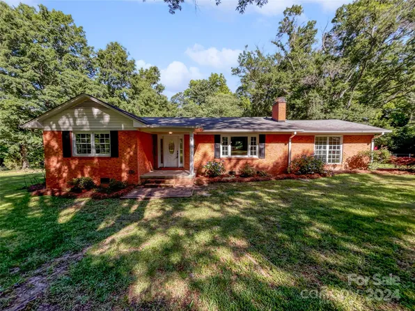 3705 Fairlane Dr, Gastonia, NC 28056