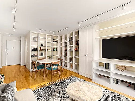 3rd image of 280 Rector Pl APT 9C