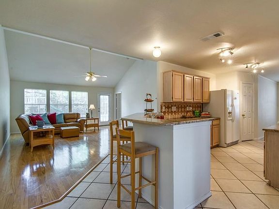 3rd image of 317 Park Forest Ct
