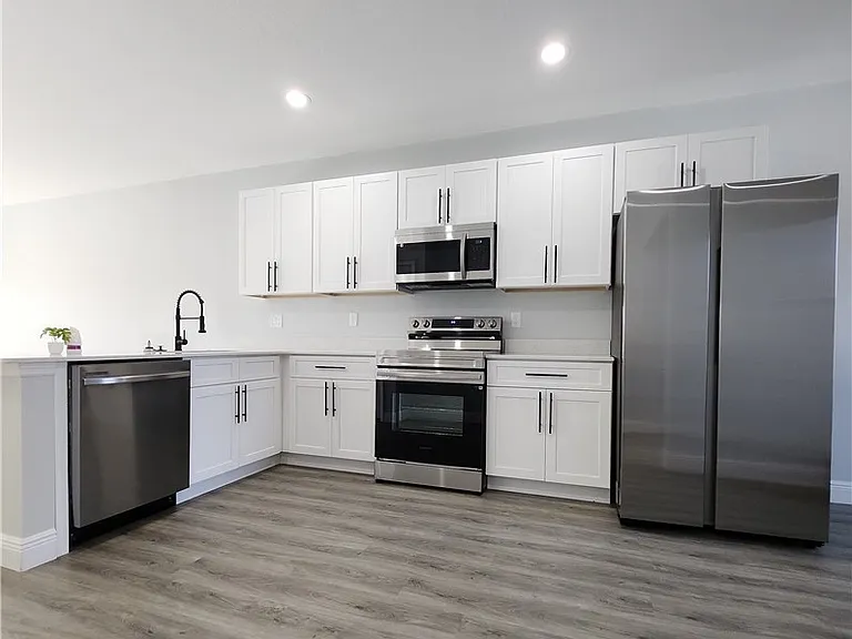 6918 Dickinson Dr — Photo 6