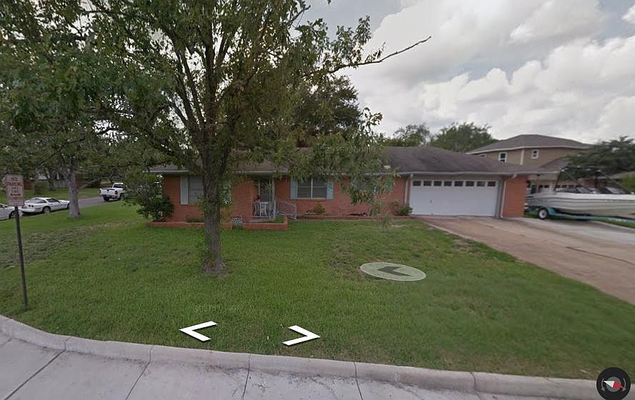1st image of 804 S Dexter Dr