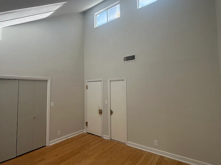 Master Bedroom - 16ft ceilings