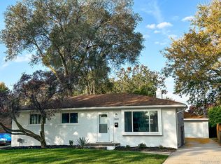 29639 Fairfield Dr, Warren, MI 48088