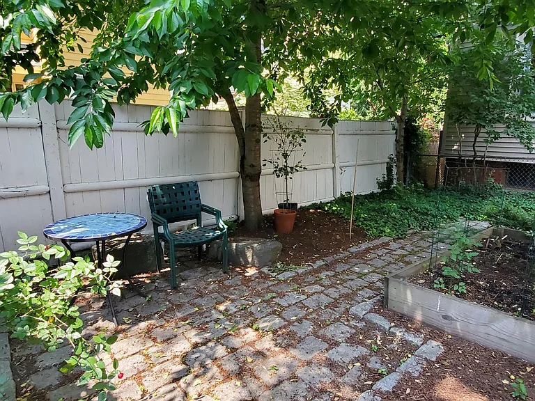 210 Erie St #1 — Photo 13