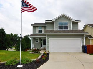 5209 Walnut Ridge Dr, Des Moines, IA 50317