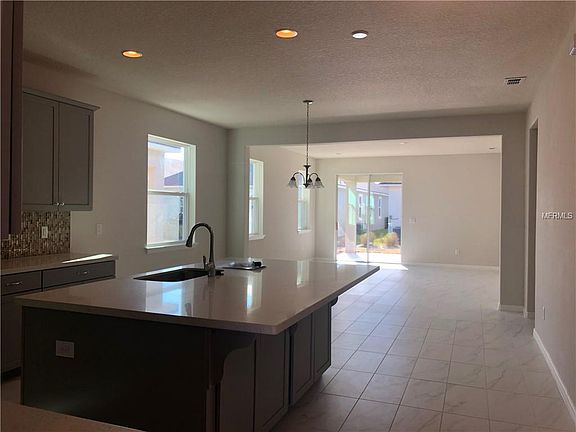 4th image of 2416 Fenetre Ln