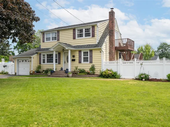 1547 Lincoln Boulevard, Bay Shore, NY 11706