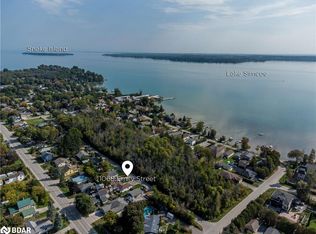 1068 Emily St, Innisfil, ON L0L1C0