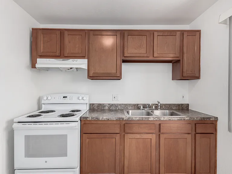 Glendale West — Photo 14